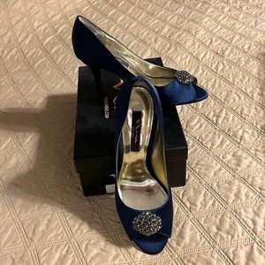 Nina Peep Toe Dark Navy Pumps size 9M